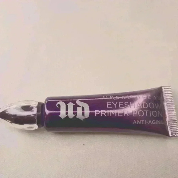 Urban Decay Eyeshadow primer potion - Picture 2 of 2